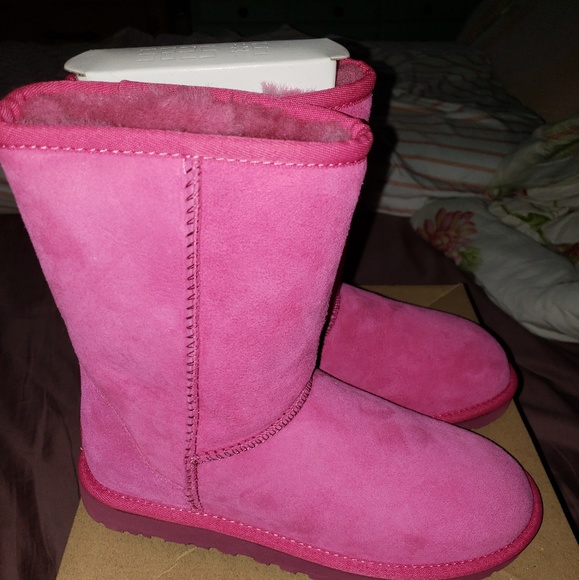 Pink uggs - Picture 2 of 4